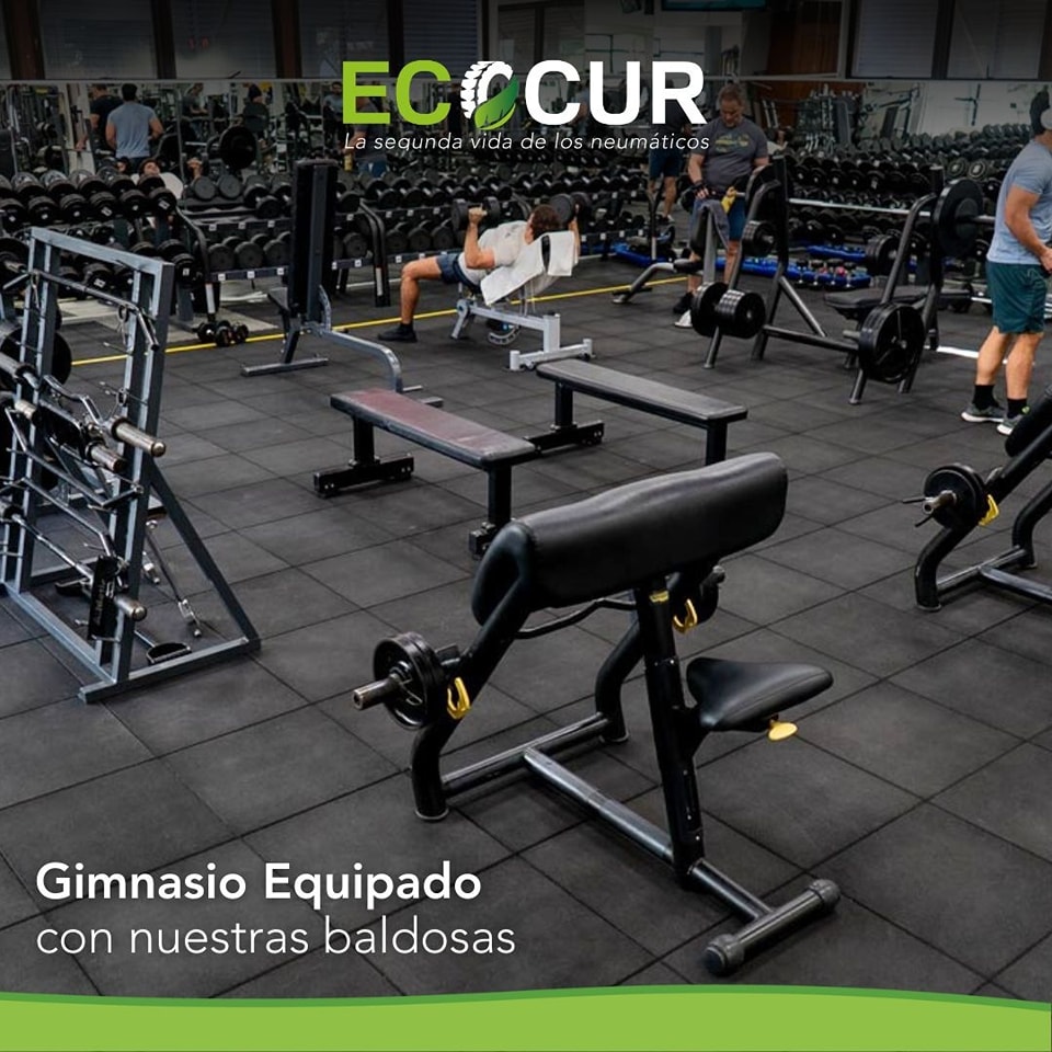 Innovación y Economía Circular: Baldosas de Caucho Reciclado en Gimnasios